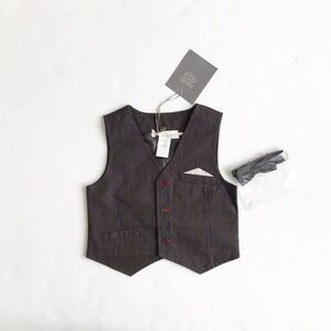 Deux par Deux NWT gray vest matching bow tie 4T